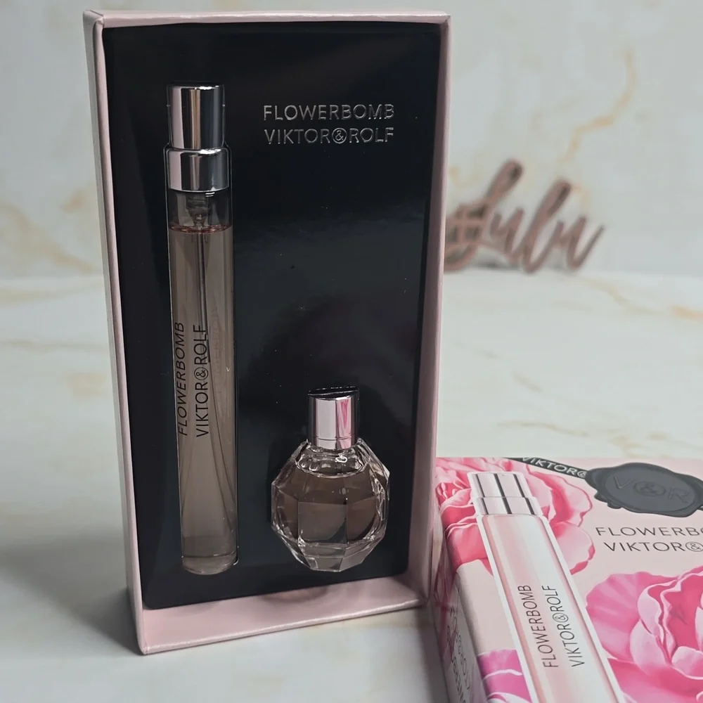 Viktor & Rolf Flowerbomb Set - New